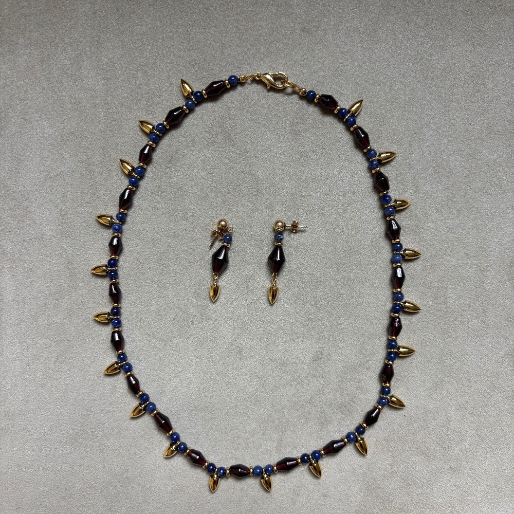 Beautiful Stone and Gold Necklace and Earring Set